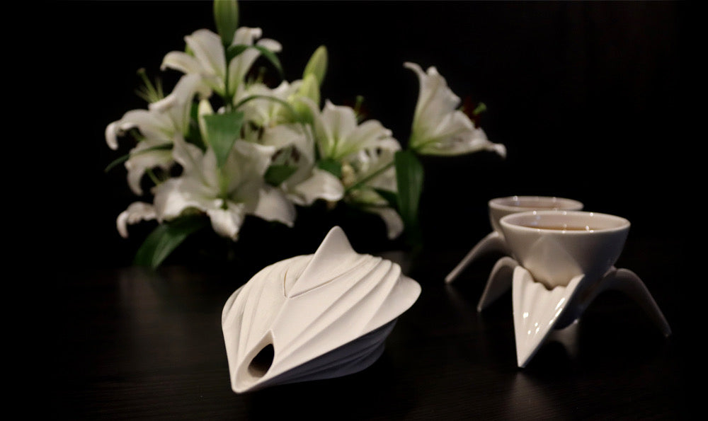 Lilium Tea Vessel